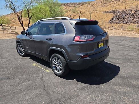 Used 2019 Jeep Cherokee Latitude Plus w/ Comfort/Convenience Group FWD image 31