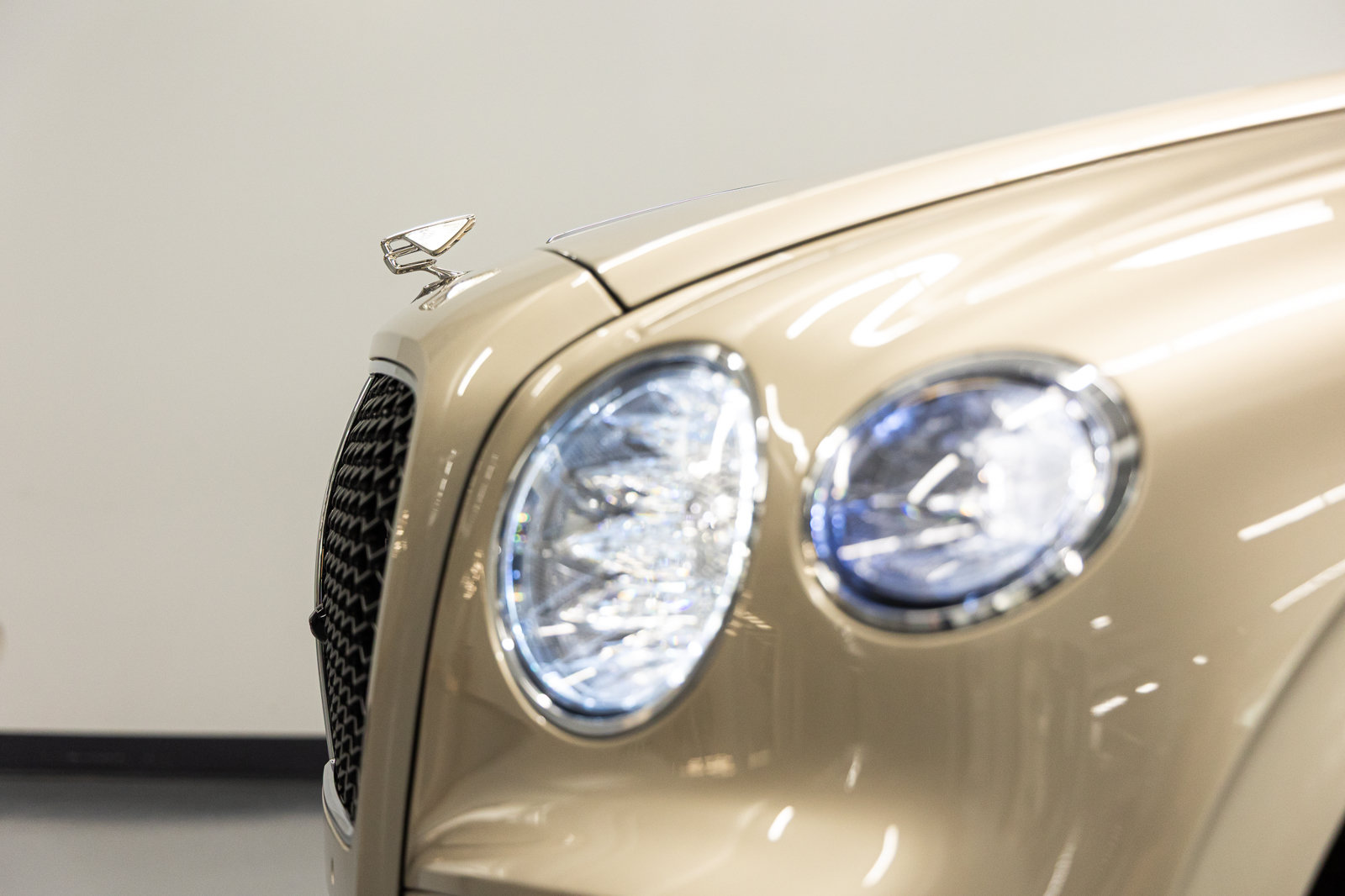 Used 2026 Bentley Flying Spur V8 AWD/4WD image 13