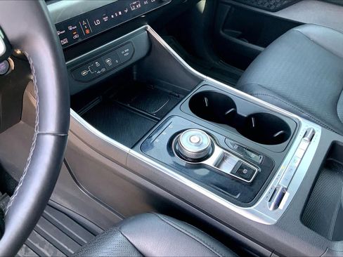Used 2025 Kia Carnival SX Prestige FWD image 17