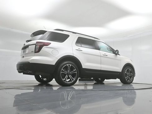 Used 2015 Ford Explorer Sport w/ Equipment Group 401A AWD/4WD image 44