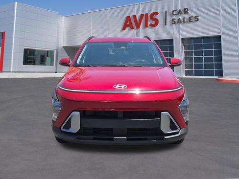 Used 2025 Hyundai Kona SEL FWD image 2