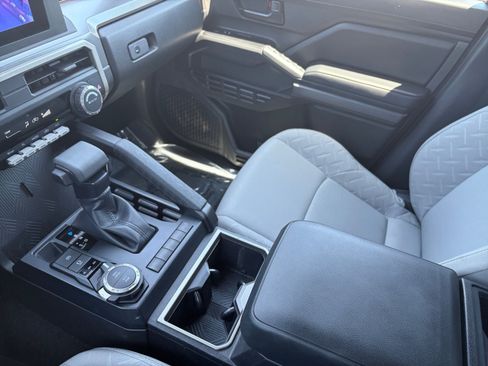 Used 2025 Toyota Tacoma SR5 AWD/4WD image 19