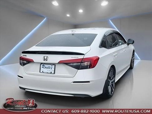 Used 2022 Honda Civic Touring image 9