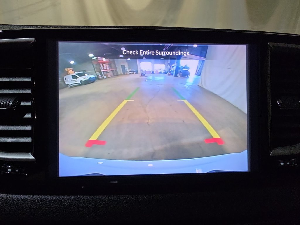 Used 2025 Chrysler Pacifica Select FWD image 22