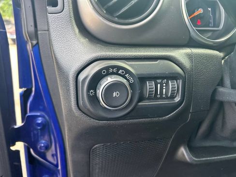 Used 2019 Jeep Wrangler Unlimited Sport S AWD/4WD image 35