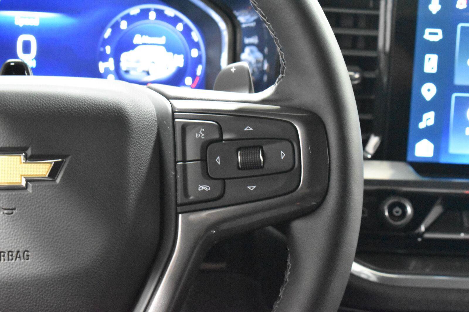 Used 2026 Chevrolet Silverado 1500 High Country w/ Technology Package AWD/4WD image 8