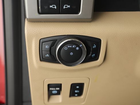 Used 2019 Ford F150 Lariat w/ Equipment Group 502A Luxury AWD/4WD image 21