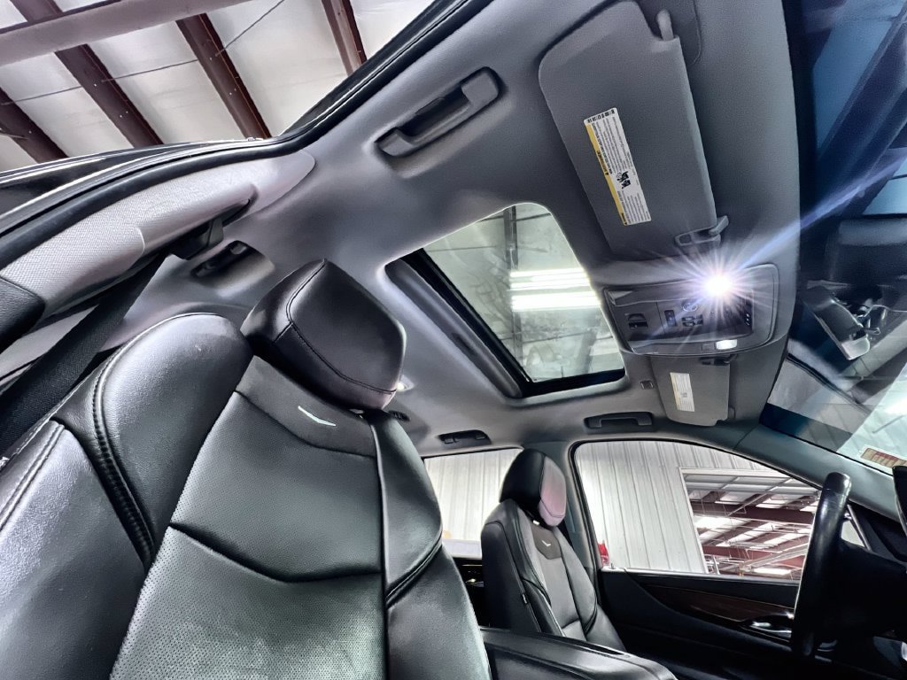 Used 2019 Cadillac Escalade Luxury RWD image 30
