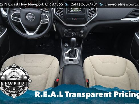 Used 2017 Jeep Cherokee Latitude w/ Safety/Convenience Group image 12