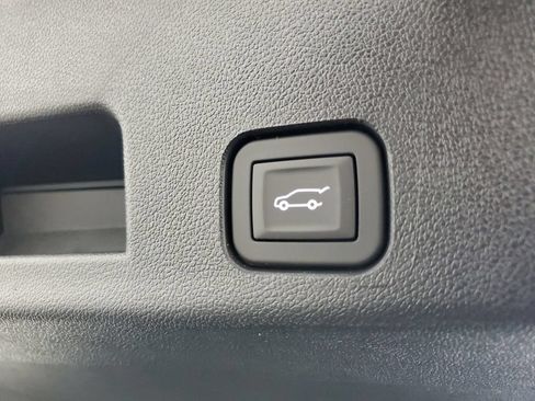 New 2026 Chevrolet Traverse RS w/ LPO, Floor Liner Package FWD image 30