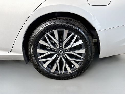 Used 2023 Nissan Altima 2.5 SV FWD image 37