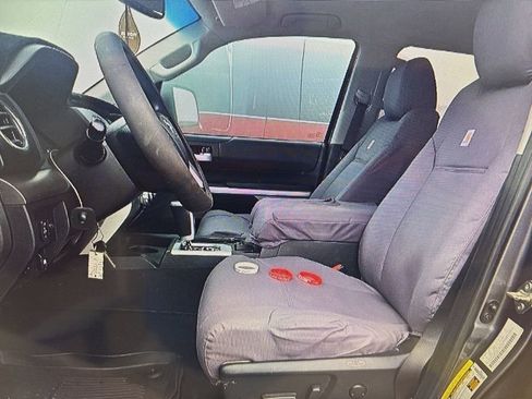 Used 2016 Toyota Tundra SR5 w/ SR5 Upgrade Package image 9