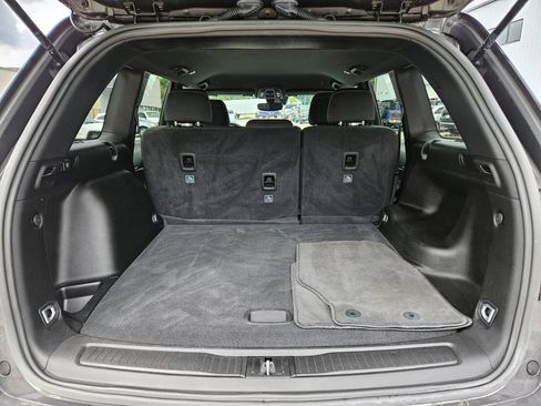 Used 2024 Jeep Grand Cherokee Laredo AWD/4WD image 29