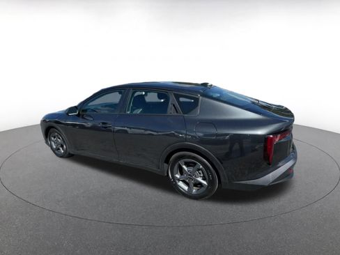 Used 2025 Kia K4 LXS image 10