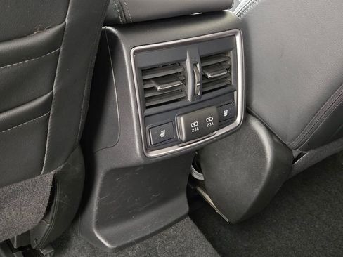 Used 2020 Subaru Forester Touring AWD/4WD image 18
