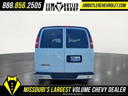 Used 2023 Chevrolet Express 3500 LT w/ LT Preferred Equipment Group RWD image 23