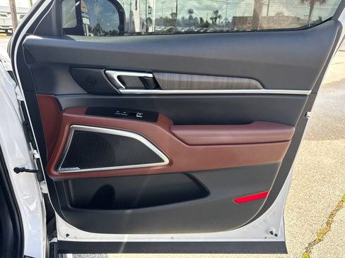 Used 2024 Kia Telluride SX w/ Towing Package FWD image 19