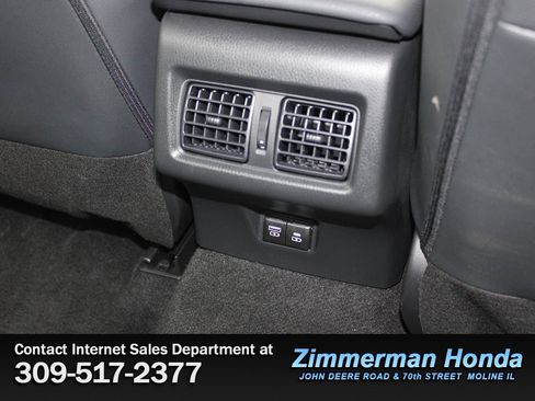 Used 2025 Toyota Camry SE image 8