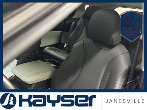 Used 2024 Kia Carnival SX Prestige image 37