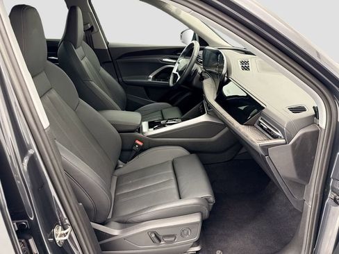 Certified 2025 Audi Q5 Premium Plus w/ Premium Plus image 19