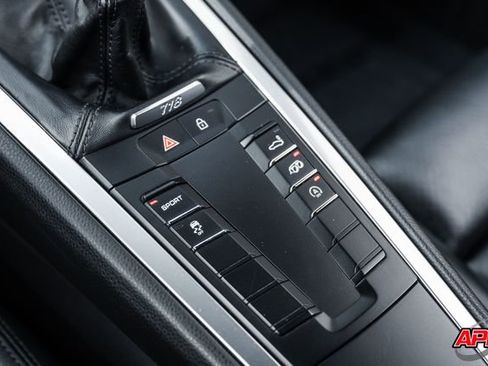 Used 2019 Porsche 718 Cayman image 18