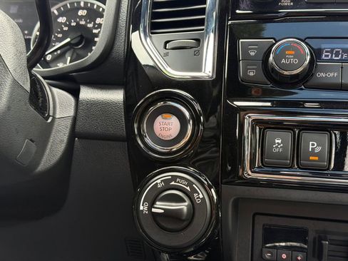 Used 2020 Nissan Titan Platinum Reserve w/ Moonroof Package AWD/4WD image 31