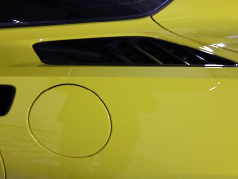 Used 2015 Chevrolet Corvette Stingray Coupe w/ 2LT Preferred Equipment Group image 39