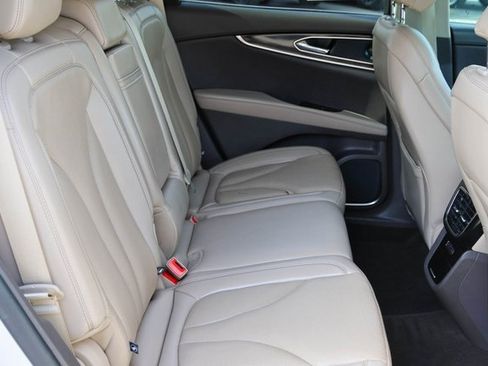 Used 2021 Lincoln Nautilus Reserve image 18