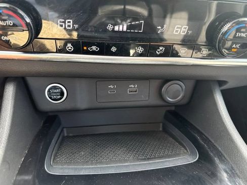 Used 2021 Nissan Rogue SV AWD/4WD image 14