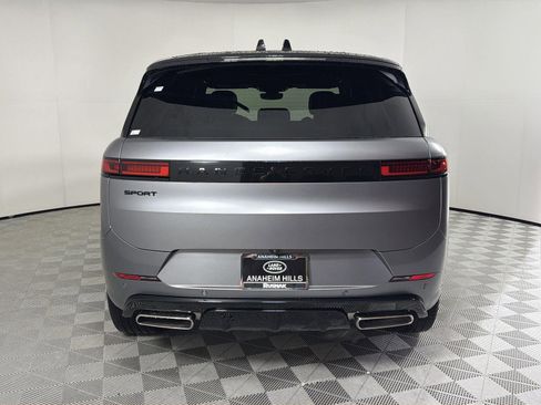 New 2025 Land Rover Range Rover Sport Dynamic SE image 4