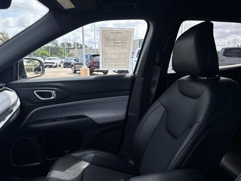 Used 2025 Jeep Compass Latitude AWD/4WD image 23