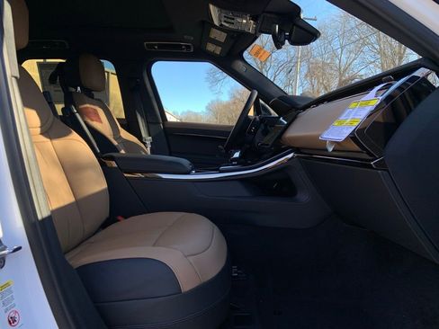 New 2025 Land Rover Range Rover Sport Dynamic SE image 15