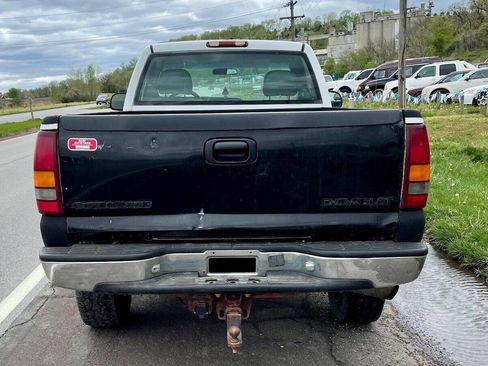 Used 2002 Chevrolet Silverado 2500 4x4 Regular Cab image 11