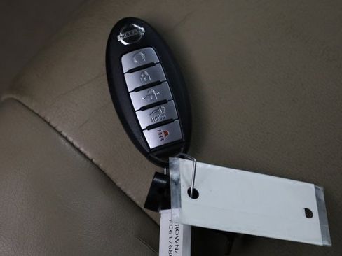 Used 2015 Nissan Pathfinder Platinum w/ Cargo Package image 31