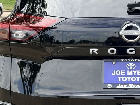Used 2026 Nissan Rogue SL FWD image 9