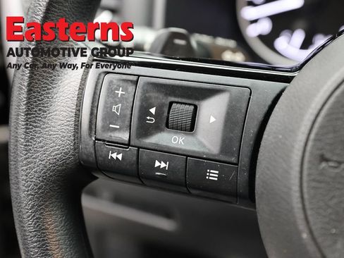 Used 2023 Nissan Rogue SV AWD/4WD image 14