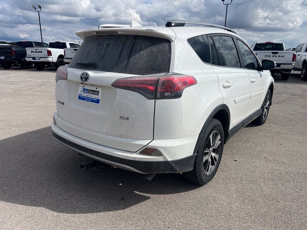 Used 2017 Toyota RAV4 XLE FWD image 7
