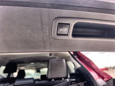 Used 2021 Toyota Highlander XLE image 34