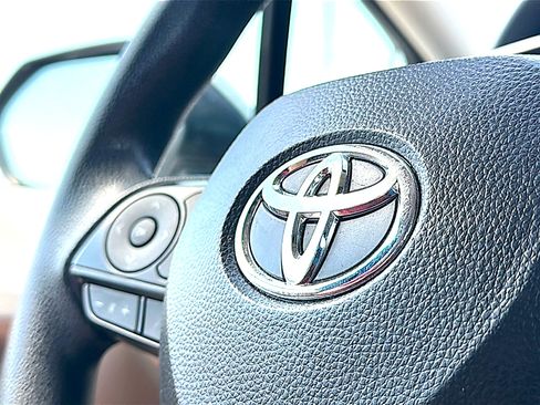 Used 2024 Toyota Corolla LE FWD image 28