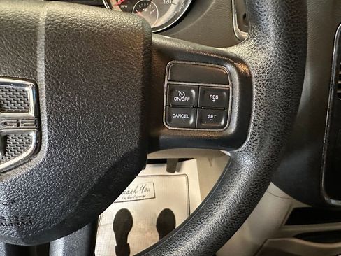 Used 2018 Dodge Grand Caravan SE w/ UConnect Hands-Free Group FWD image 12