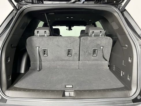 Used 2022 Chevrolet Traverse LT image 27