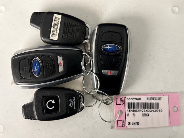 Used 2017 Subaru Outback 2.5i Limited AWD/4WD image 23