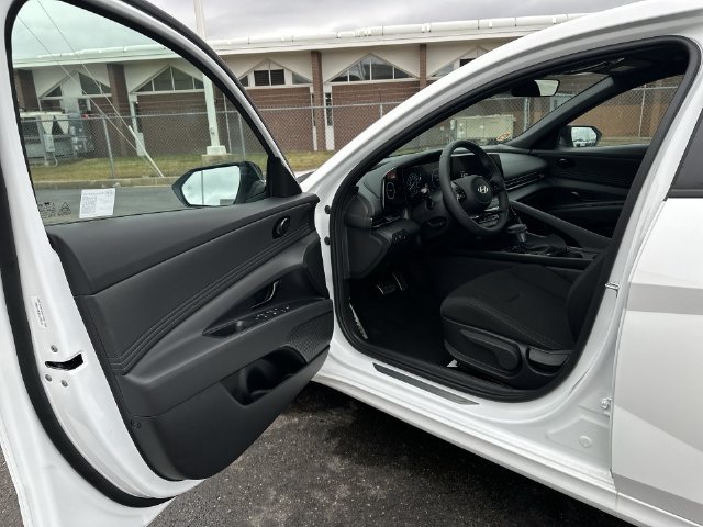 New 2026 Hyundai Elantra SEL FWD image 18