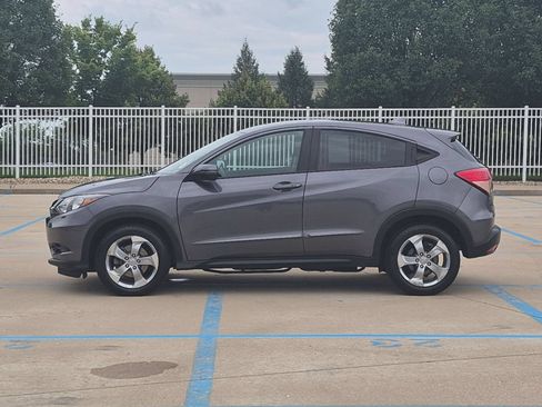 Used 2016 Honda HR-V EX image 9