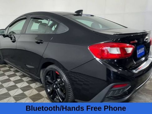 Used 2017 Chevrolet Cruze LT w/ Sun And Sound Package FWD image 10