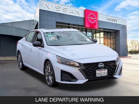 Certified 2024 Nissan Altima 2.0 SR image 2