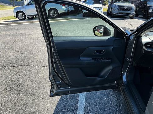 Certified 2025 Nissan Kicks S FWD image 11