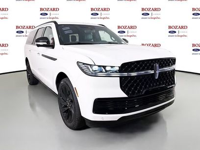 New 2026 Lincoln Navigator L Reserve w/ Jet Appearance Package