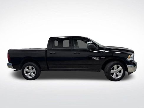 Used 2022 RAM 1500 Classic SLT image 2
