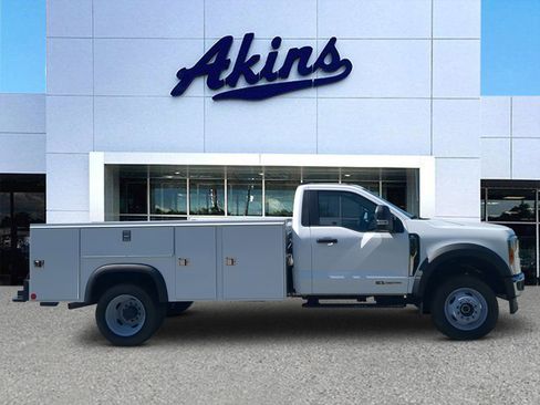 New 2025 Ford F450 XL w/ XL Chrome Package AWD/4WD image 1